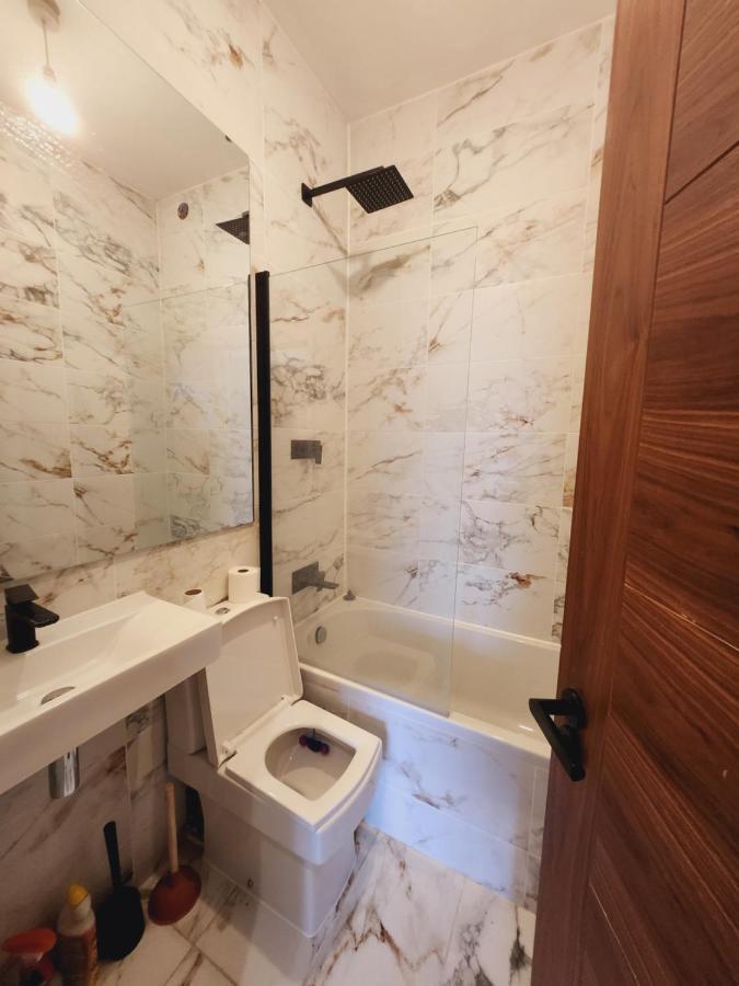 فندق لندنفي  Urban Escape Ealing المظهر الخارجي الصورة